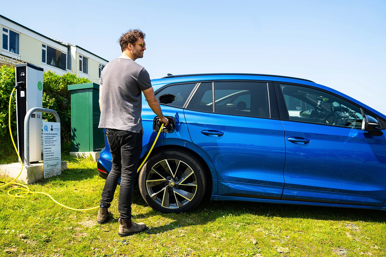 Low costs, high praise: Škoda Enyaq named Best Car for Running Costs at the Autotrader Drivers’ Choice Awards