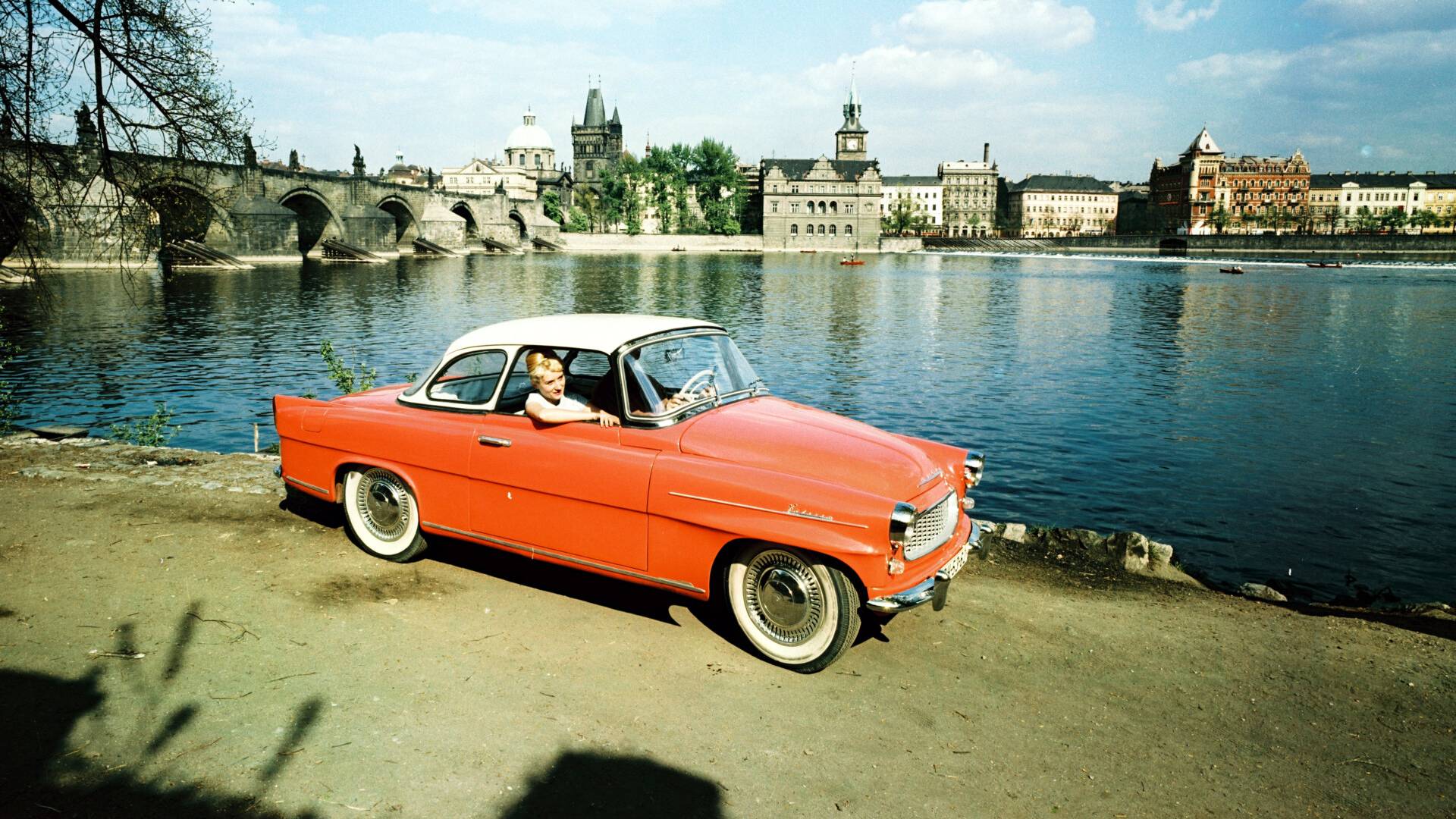 The Felicia Roadster was based on the Octavia model and was produced between 1959 and 1964.