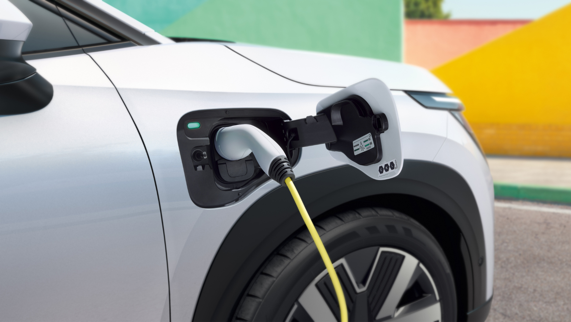 It has excellent range and charging capabilities